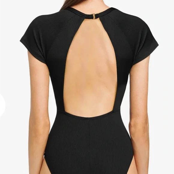 Robin Piccone AMY RAGLAN ONE PIECE - Picture 2 of 9